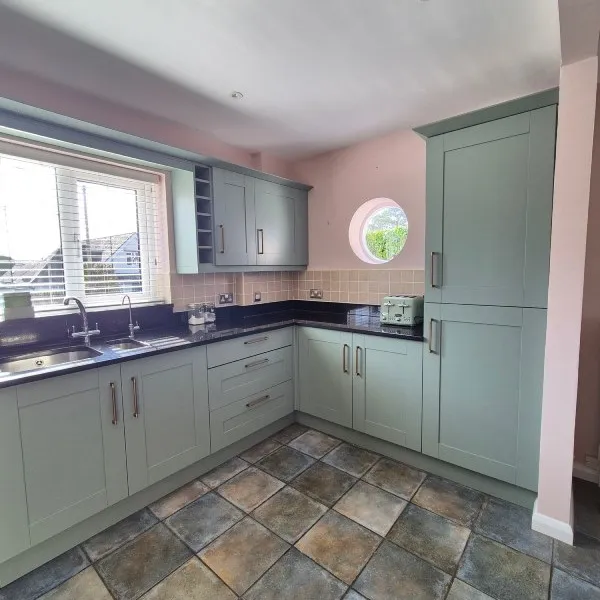 Lightwater kitchen after respray