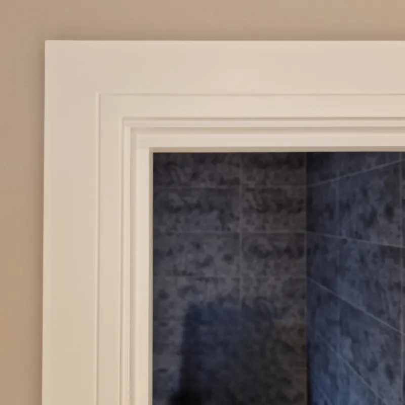 Close-up of flawless kitchen spraying finish by Caulfield Custom Decor